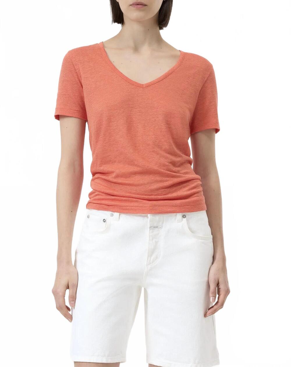 NEW CLOSED linen v-neck t-shirt in washed red